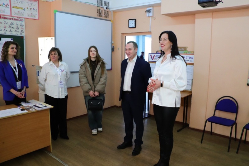 Глава городского округа  и депутат Мособлдумы посетили избирательные участки Воскресенска 