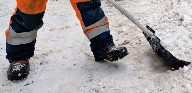 На дорогах в Воскресенске идут работы по зимнему содержанию