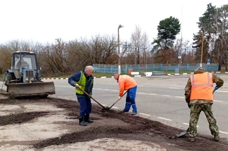 В Воскресенске регулярно проводят ямочный ремонт дорог