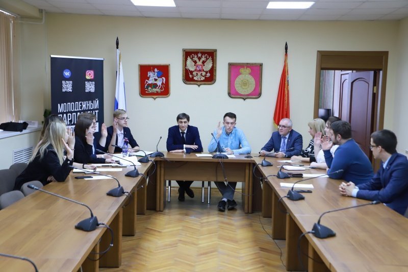 На заседании Молодëжного парламента