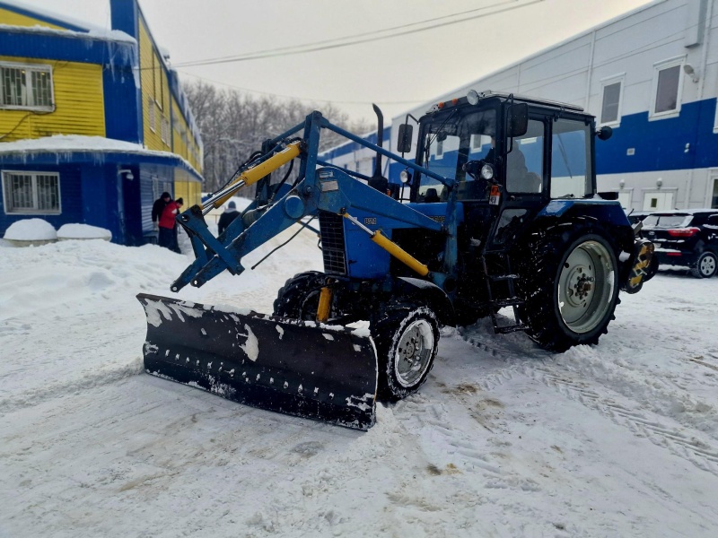 С территории спорткомплекса «Химик» в Воскресенске вывезли 160 кубометров снега