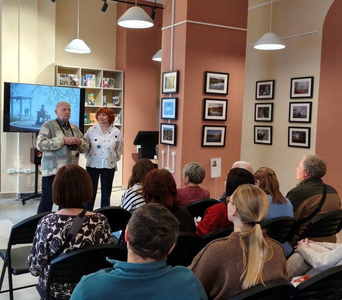 В библиотеке Воскресенска прошла презентация фотовыставки 