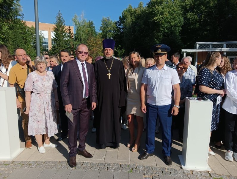 С Днём знаний школьников поздравил Воскресенский городской прокурор 