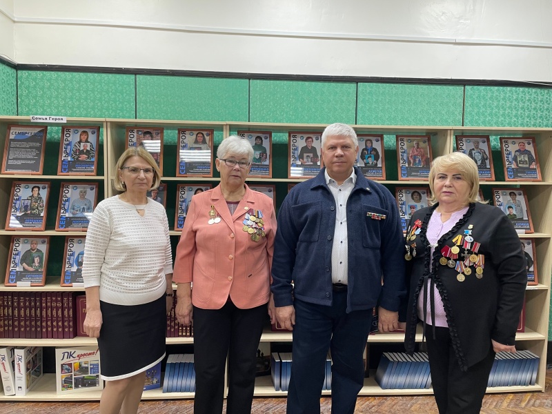 В Воскресенске открылась фотовыставка «Семья героя»