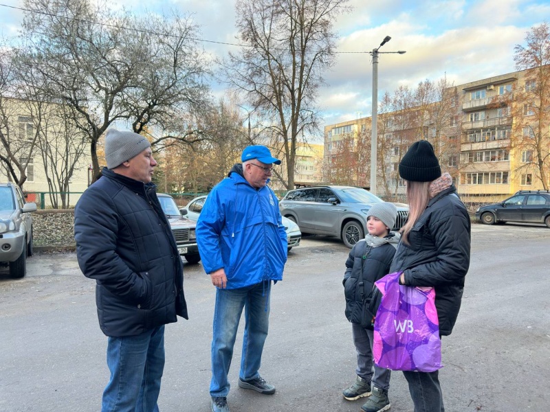 Воскресенские партийцы проверили качество выполненных работ по ремонту кровли