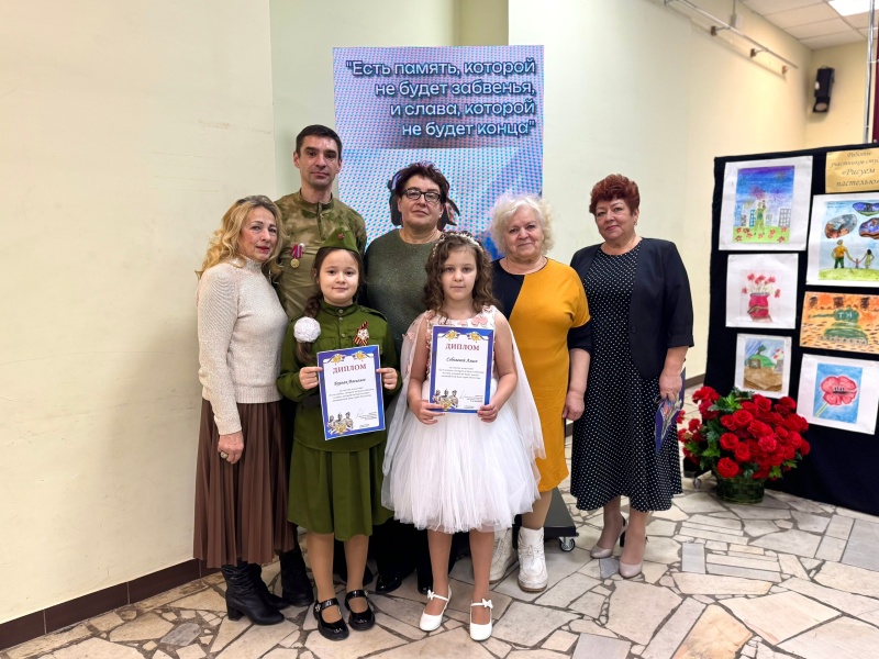 В городском округе Воскресенск открыта выставка детского рисунка, посвященная героям Отечества 