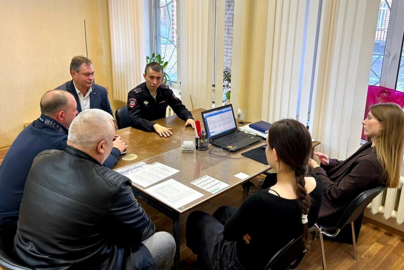 Для старшеклассников воскресенской гимназии  провели круглый стол на тему: «Преимущества и перспективы обучения в вузах МВД» 