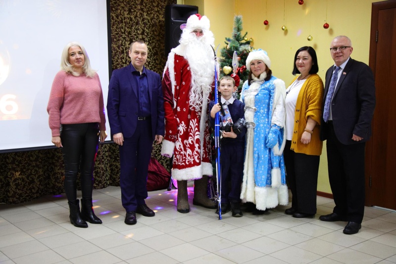 Глава городского округа Воскресенск исполнил новогоднее желание сына участника СВО