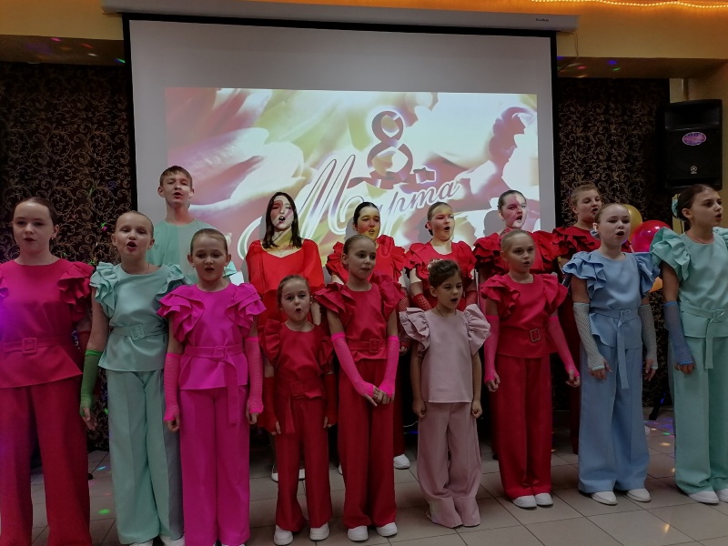 В  деревне Чемодурово гордского округа Воскресенск прошёл праздничный концерт 