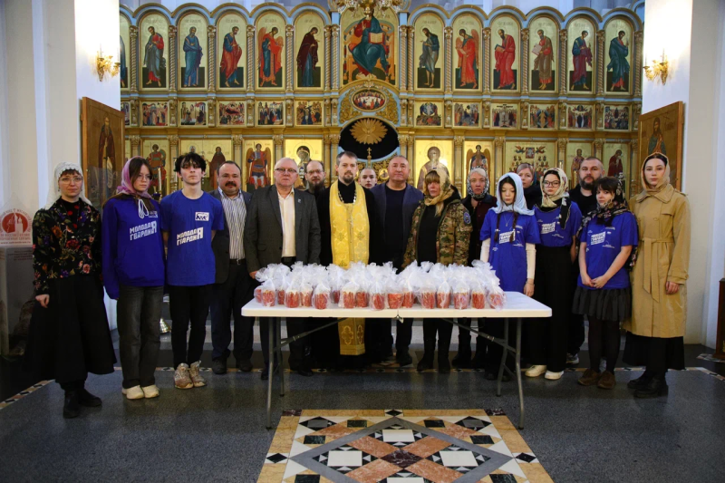 Воскресенские единороссы передали пасхальные гуманитарные наборы военнослужащим в зоне СВО