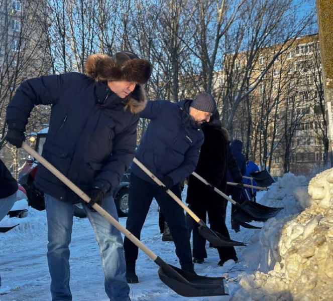 В Воскресенске прошел зимний субботник