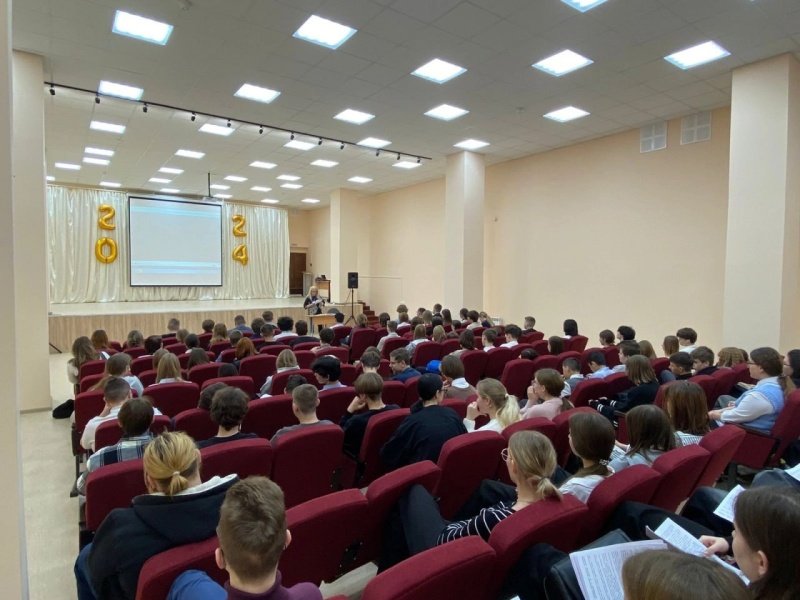 В школе Воскресенска провели профориентационную встречу со старшеклассниками 