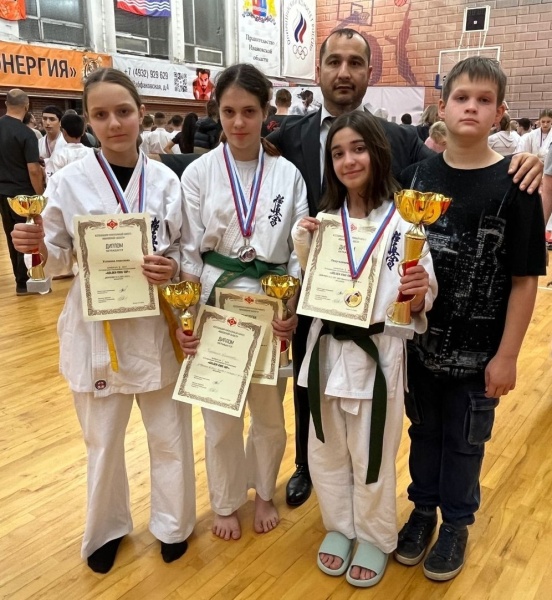 Воскресенские каратистки стали призёрами региональных соревнований 