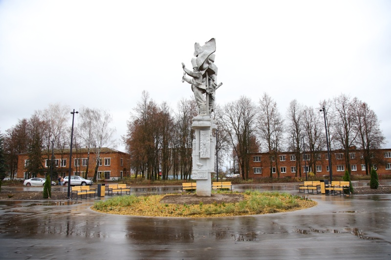В деревне Ратчино городского округа Воскресенск благоустраивают центральную площадь