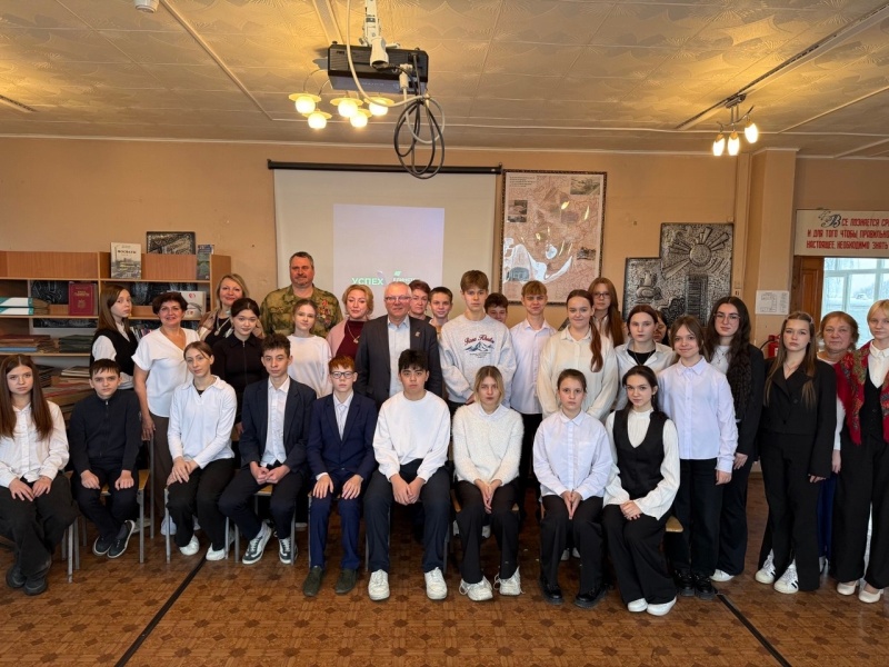 В школе Воскресенска прошла литературно - музыкальная композиция, посвященная освобождению Ленинграда от фашистской блокады 