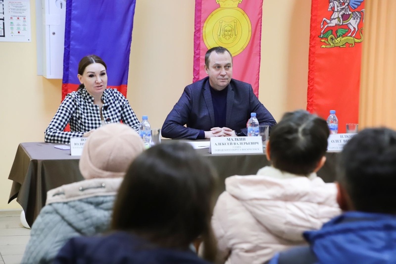 Глава городского округа Воскресенск провел встречу с жителями посёлка Хорлово