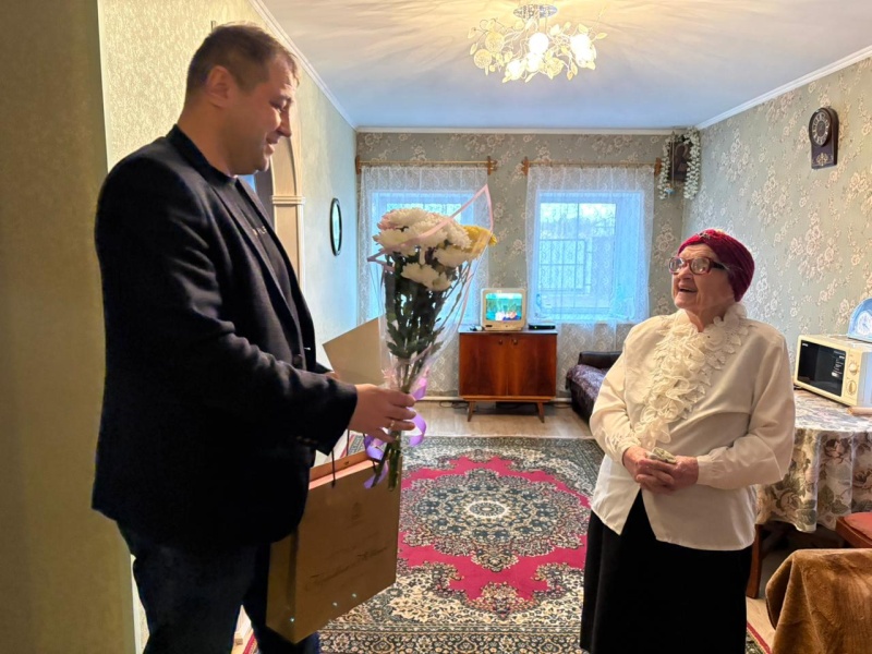 В Воскресенске поздравили труженицу тыла