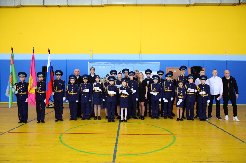 Воскресенским кадетам вручили знаки ГТО