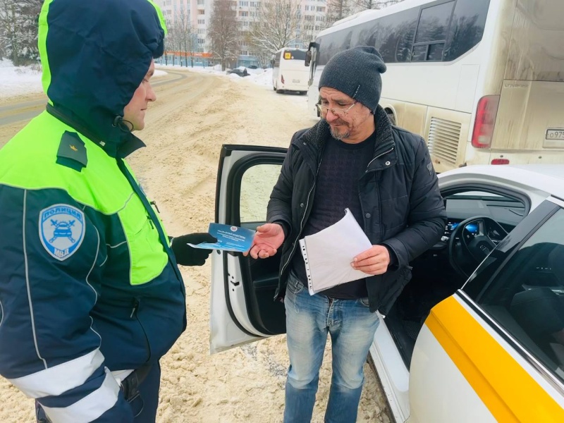 Автоинспекторы в Воскресенске провели акцию с участием водителей такси