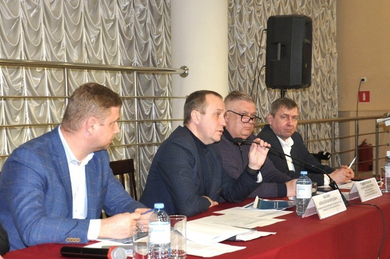 На встрече с жителями микрорайона Лопатинский 