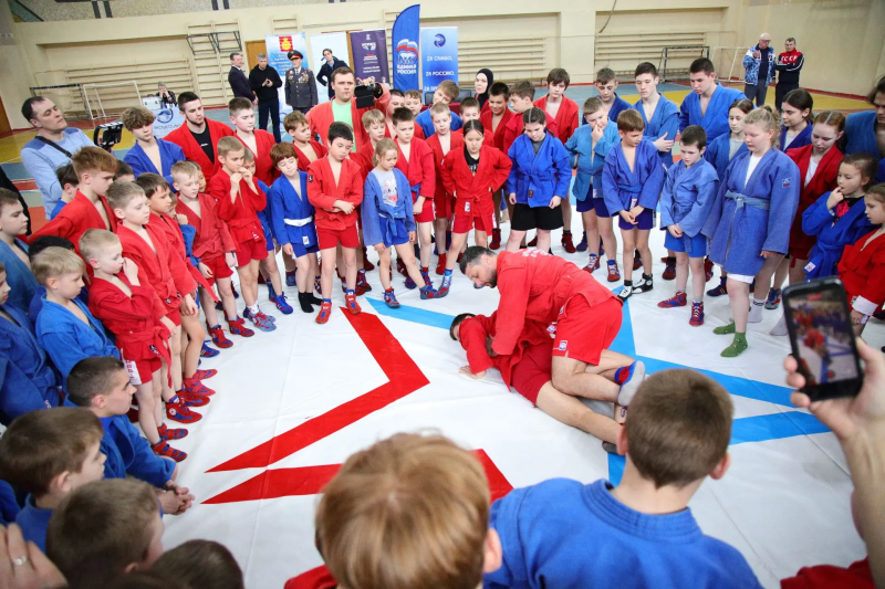 Воскресенские спортсмены приняли участие в мастер‑классе 10‑кратного чемпиона мира по самбо Артёма Осипенко 