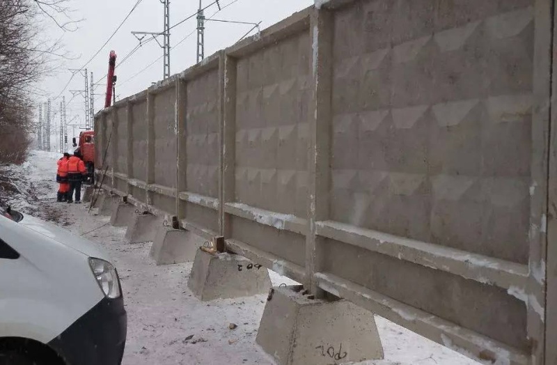 В Подмосковье с начала года оборудовали 400 метров ограждений вдоль ж/д путей