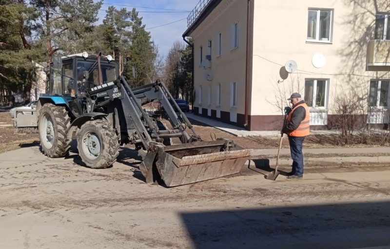 В Воскресенске ведётся весенняя  уборка дорог 