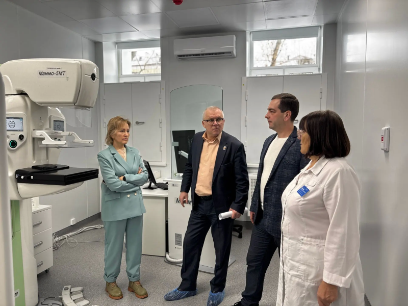 Партийцы Воскресенска посетили Центр здоровья, капитально отремонтированный по народной программе Единой России