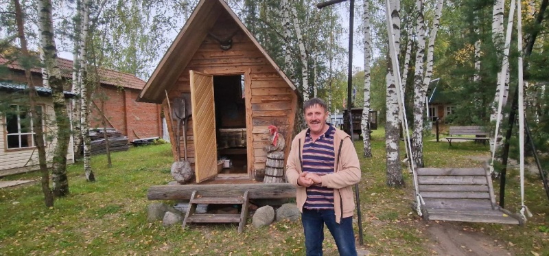 Пчеловод из деревни Губино городского округа Воскресенск создал «Парк пчёл» с апидомиками