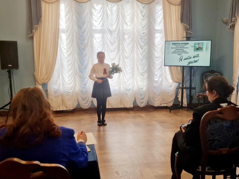 Актёр Михаил Полицеймако оценил юных чтецов конкурса имени Ваншенкина в Воскресенске