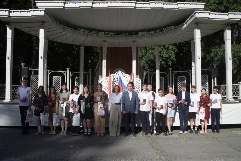 Юным воскресенцам вручили первые паспорта